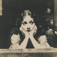 الصورة الرمزية شجرة.