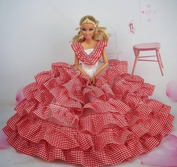 Костюм для кукол своими руками. Платья для кукол. Платье для Барби. Платье для куклы Барби. Красивые платья для кукол своими руками.