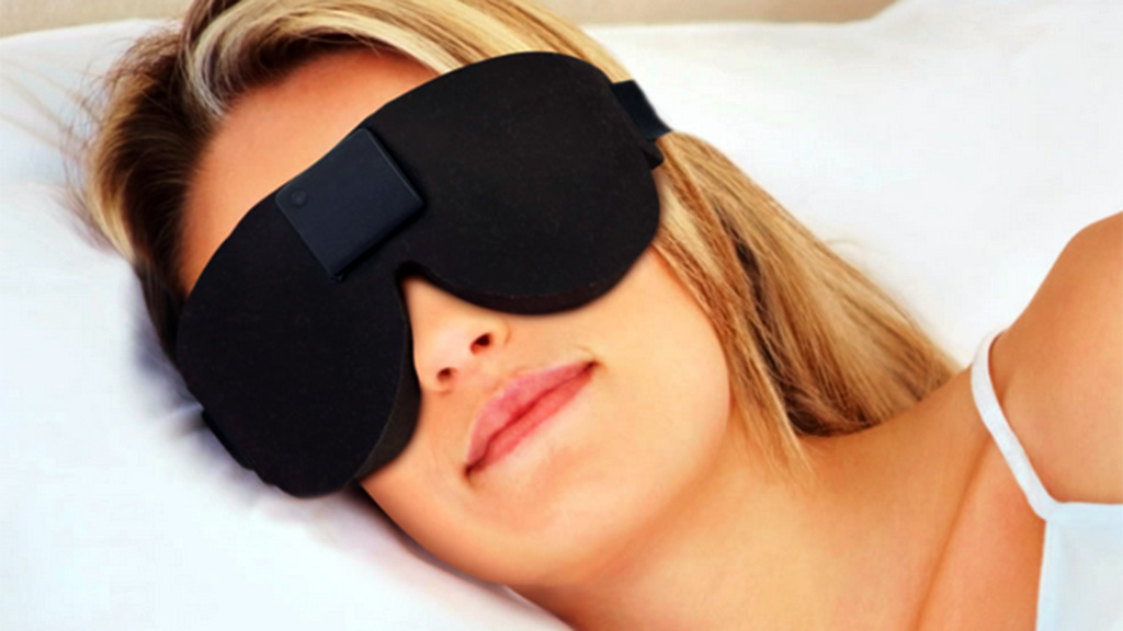 Sleeping mask. Good Sleep маска для сна. Красивая девушка с маской для сна. Очки для сна и энергии.