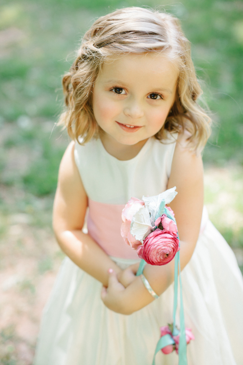 زينة الحياة الدنيا .. - صفحة 69 49001.sweet-flower-girl-dress