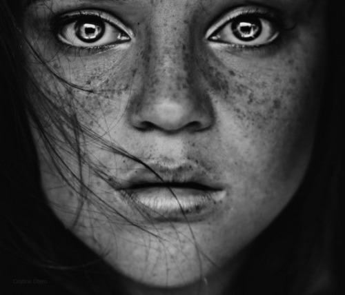 ابيض واسود - صفحة 15 96874.portrait-black-and-white-woman